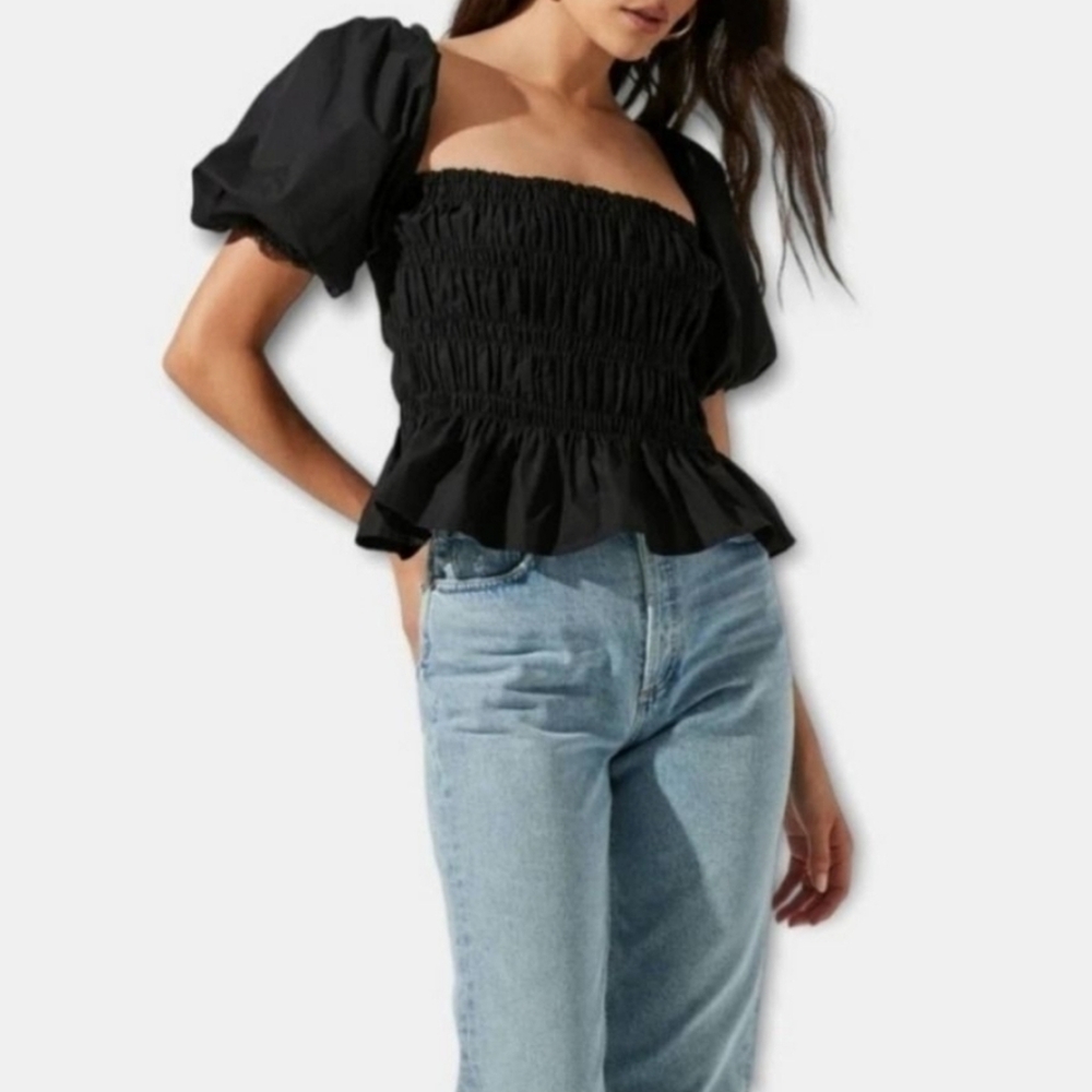 Astr The Label Baby Doll Savina Puff Sleeve Blouse  Size Meduim
